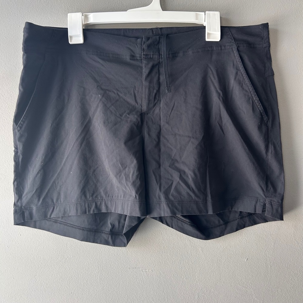 Columbia Women's Size 16‎ Black Omni Shield Water Repellent Hiking Shorts